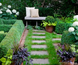 Tips for Creating a Clean, Formal Landscape - bhgrelife.com