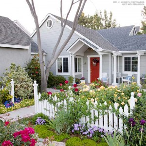 Welcoming Front-Yard Flower Garden Ideas - bhgrelife.com