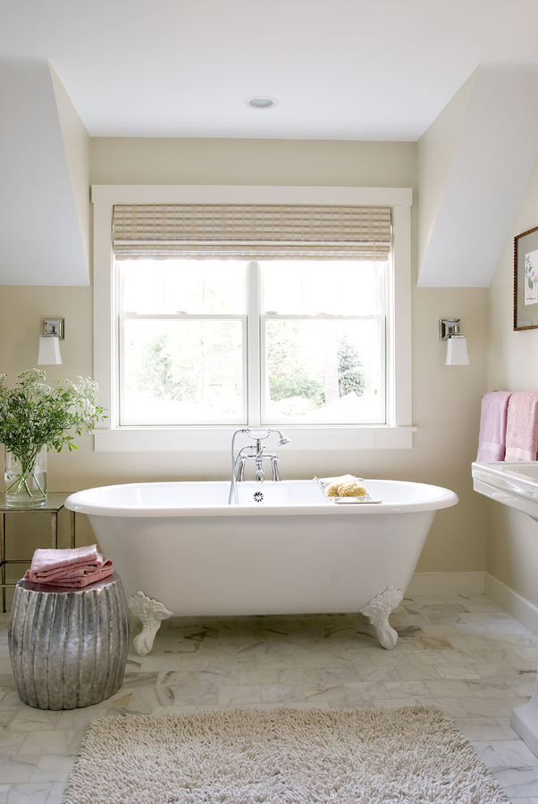 Channel the spa with a freestanding tub